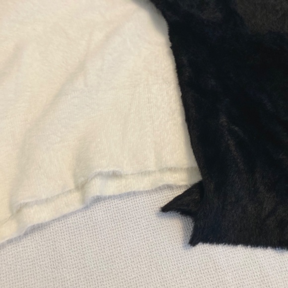 Fuzzy Cropped Sweaters - Picture 3 of 3